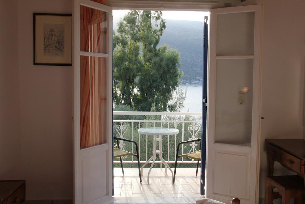 Theodora Studios Γένι Δωμάτιο φωτογραφία